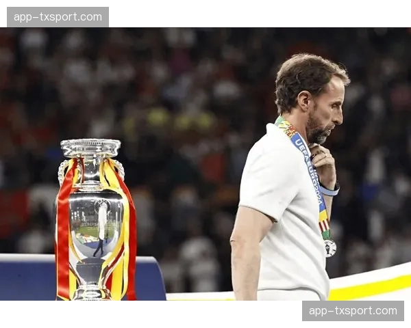 官宣：前英格兰队主帅索斯盖特出任曼联足球总监